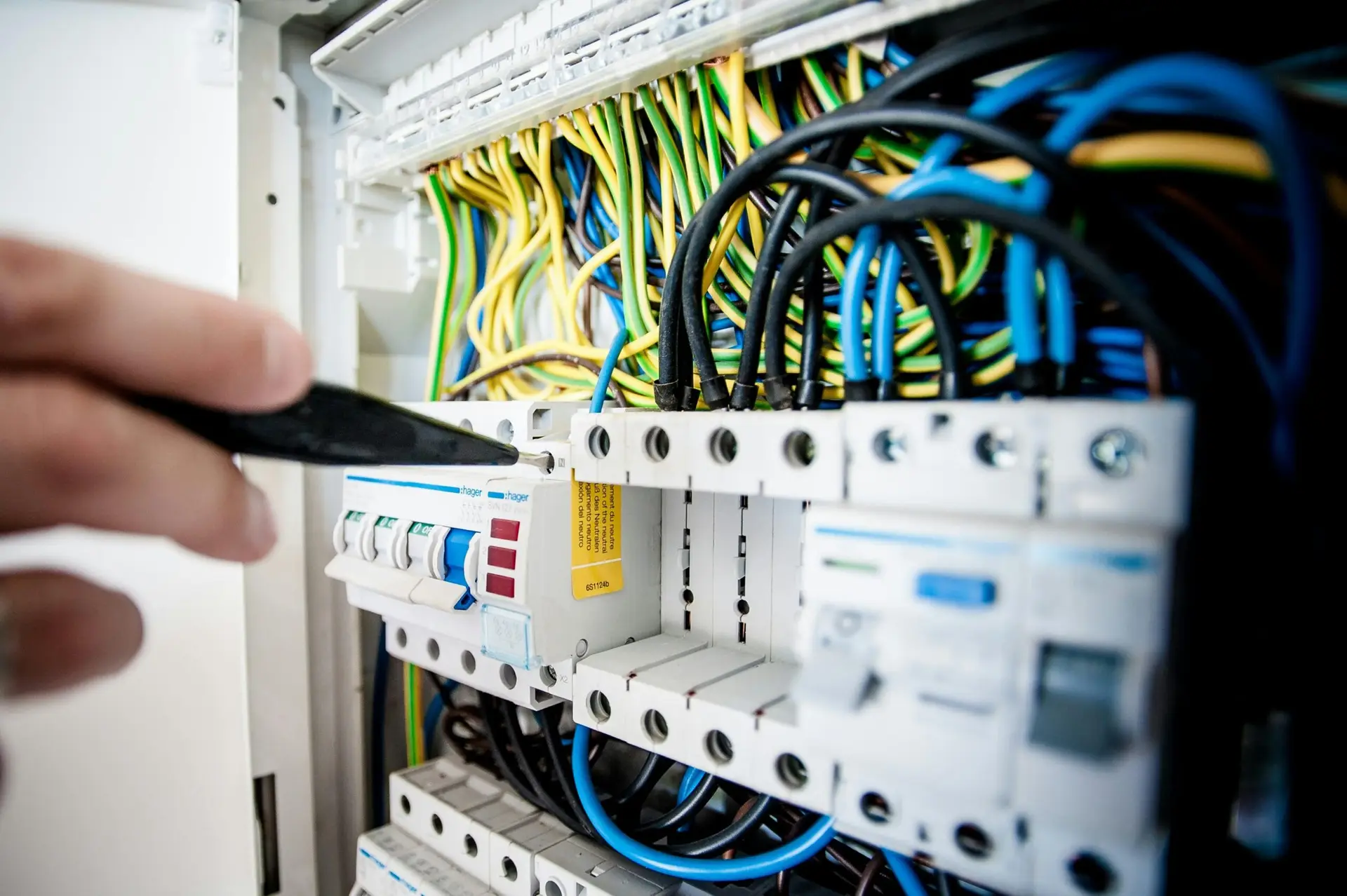 elektrik pano periyodik kontrol şalter bölük mühendislik istanbul gebze kocaeli marmara edirne